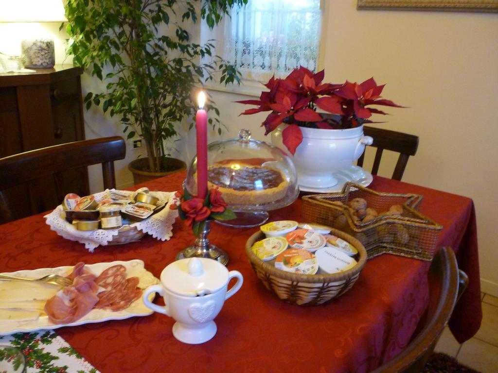 B&B Villa Dei Pini Domegliara Bagian luar foto
